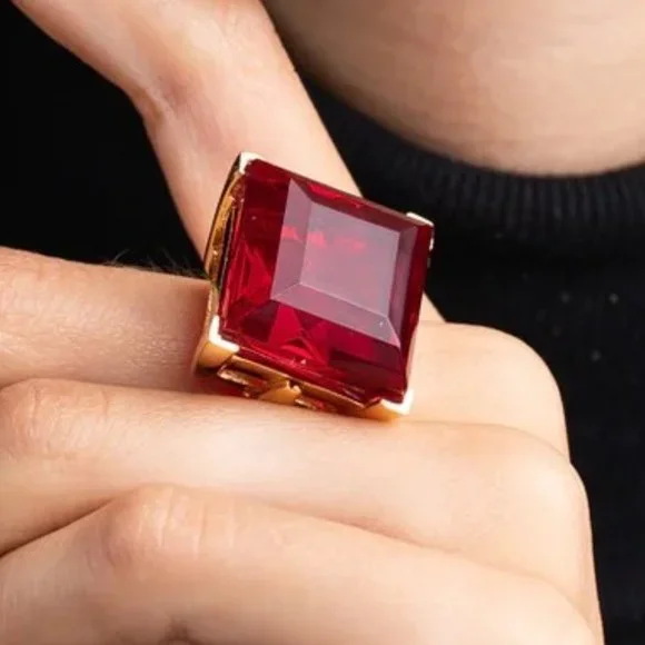 KENNETH JAY LANE, CLEAR CRYSTAL SQUARE STATEMENT RING - Picture 7 of 13